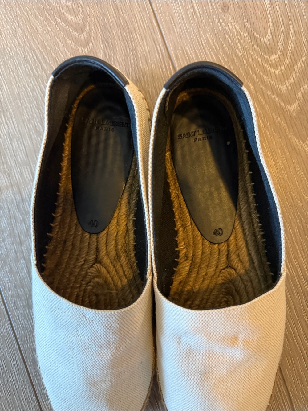 SAINT LAURENT
Signature Espadrilles in White & Black - Picture 7 of 11